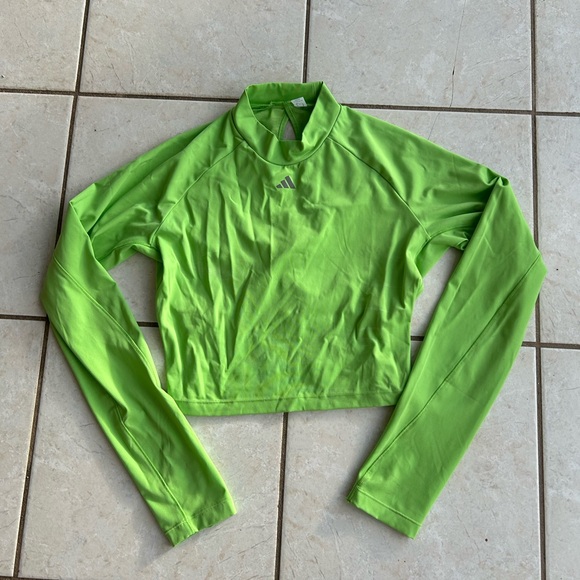 Adidas crop top - Picture 1 of 2